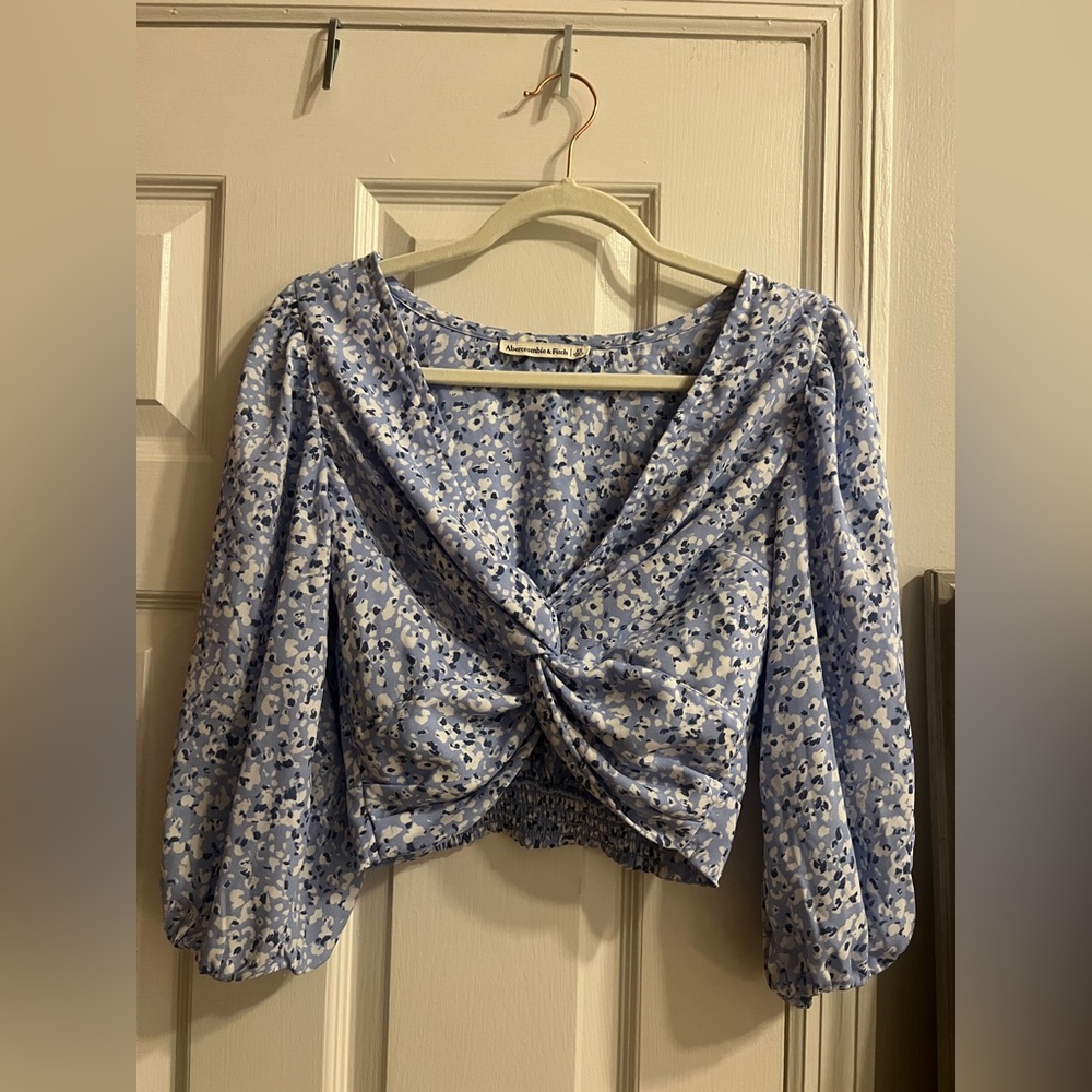 Abercrombie & Fitch Cropped Blouse